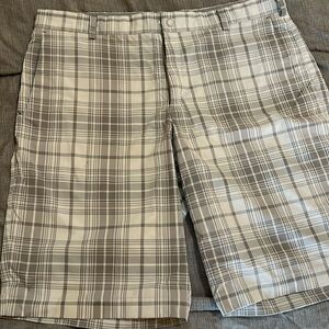 Nike golf shorts 38